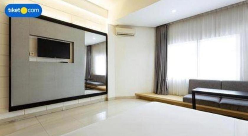 Buana Lestari Hotel Balikpapan  Buitenkant foto